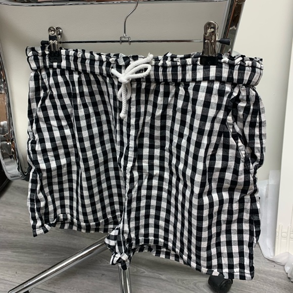 Abound Gigham Shorts with pockets - Picture 2 of 4